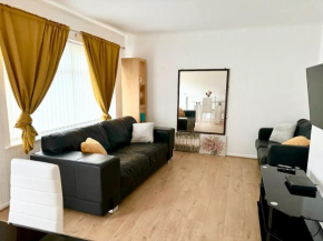 Cosy & Quiet House close to Etihad and City Centre